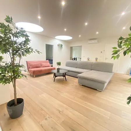 Apartment The Square
