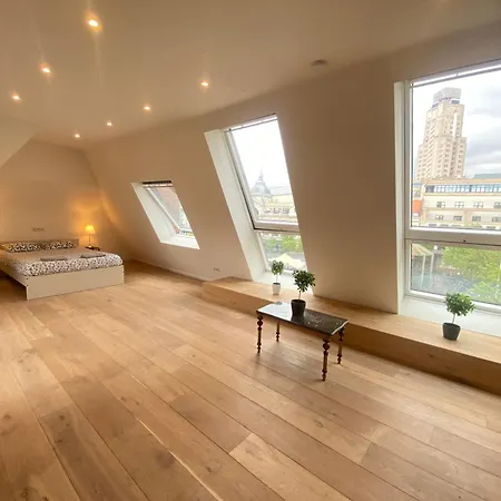 The Square Apartment *